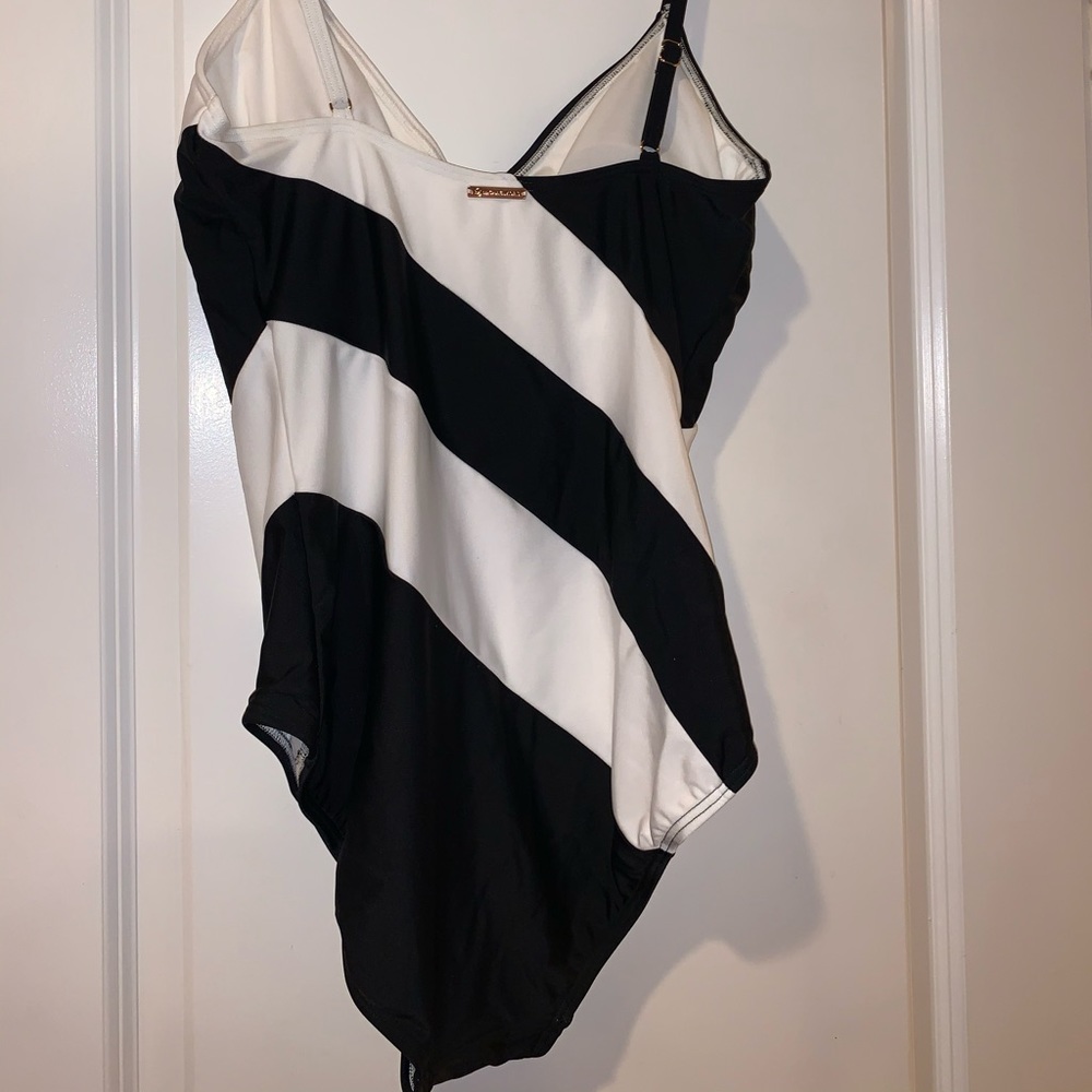 MICHAEL KORS BATHING SUIT - Picture 2 of 5